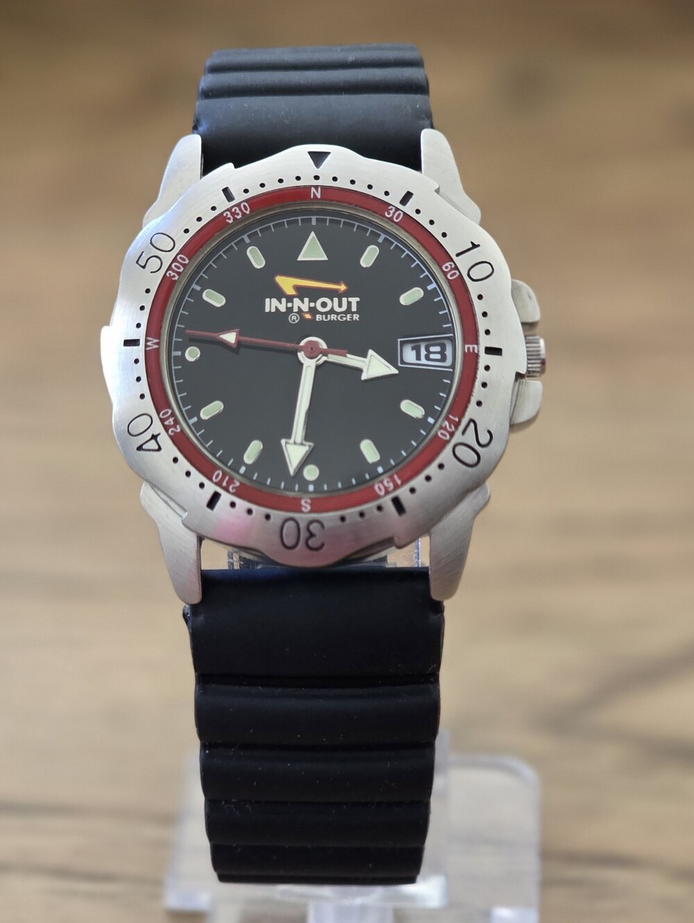 VTG IN-N-OUT Burger Image Design Watch Restaurant Advertising Promotional Works
